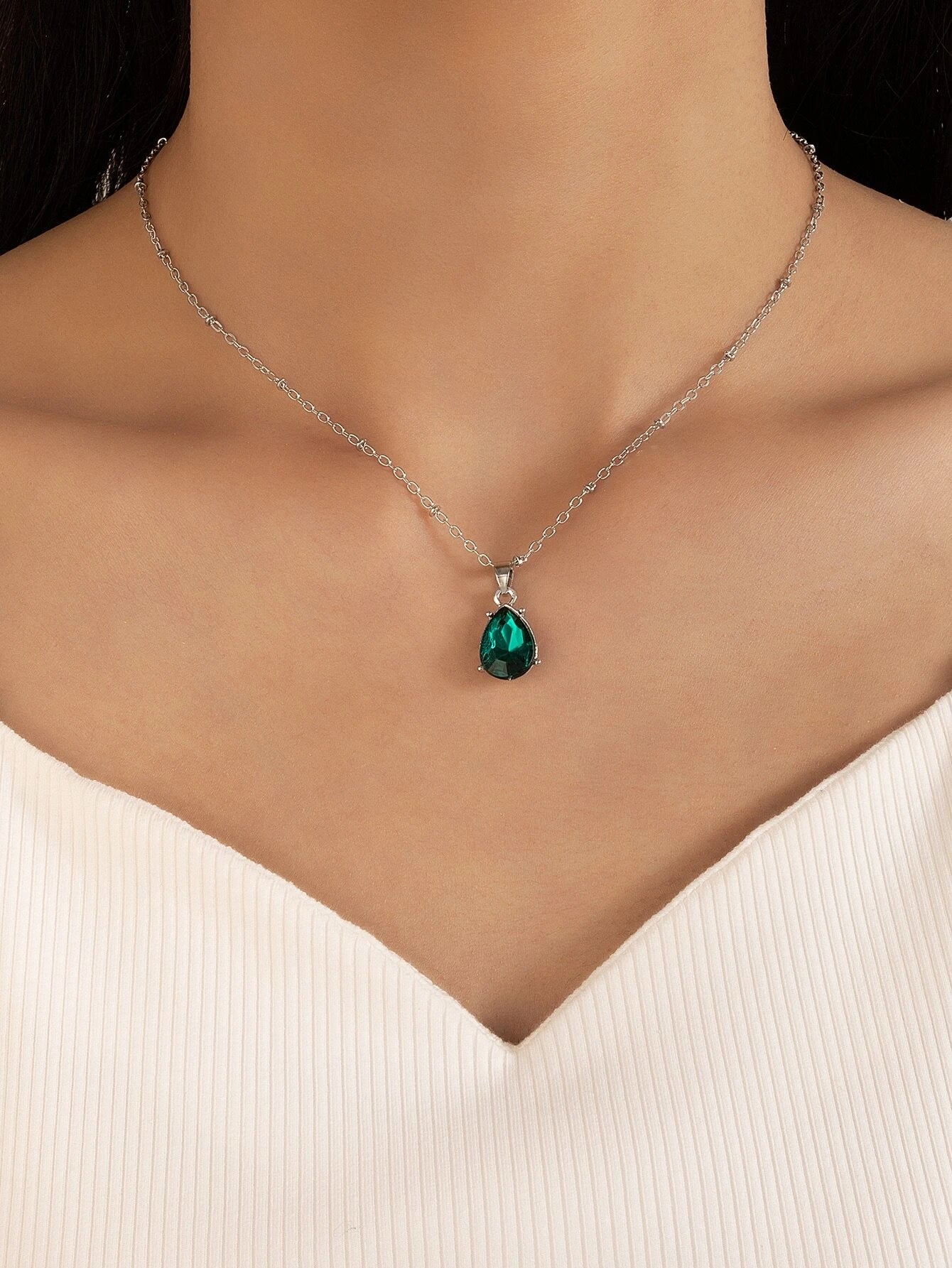 stylish crystal necklaces for women -Silver Necklace w/ Emerald Green Style Rhinestone Pendant