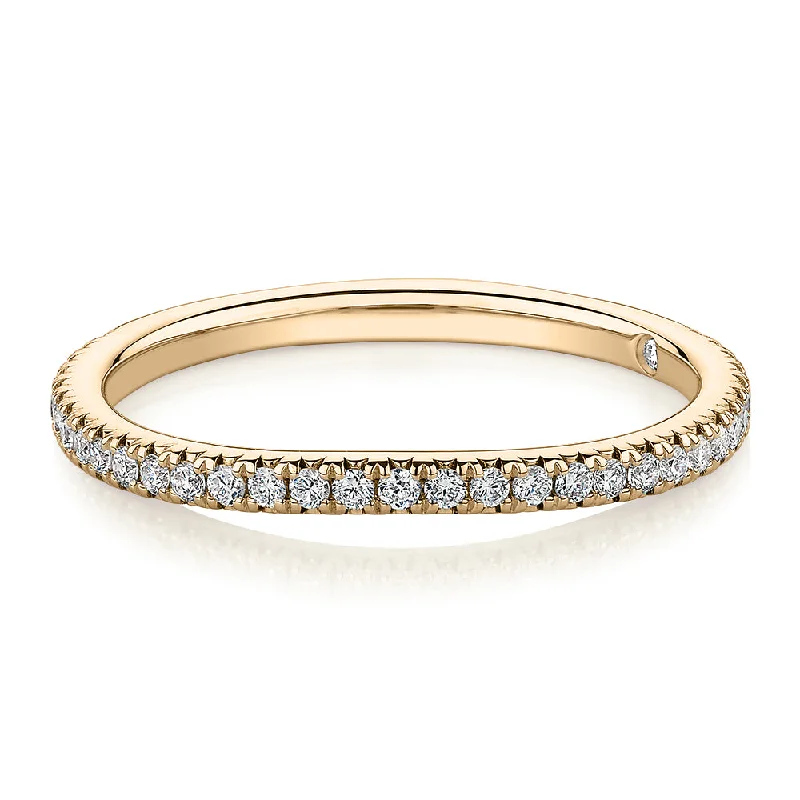 women’s engagement rings -Signature Simulant Diamond 0.23 carat* TW round brilliant curved wedding or eternity band in 14 carat yellow gold